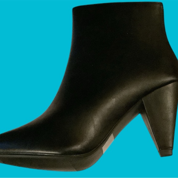Low Heel Pointed Toe Ankle Booties. Comfortable, elegant, and modern fashion NWT - Picture 2 of 10